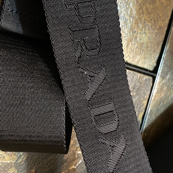 Prada Nylon re-edition bag ❤️❤️ (SOLD) ❤️❤️ - Picture 5 of 16